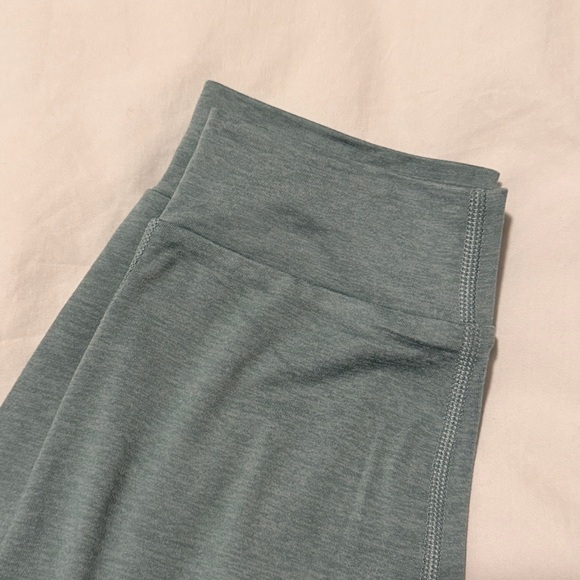 Vuori Mint Hoodie (S) and Jogger (M) Set - Picture 7 of 9